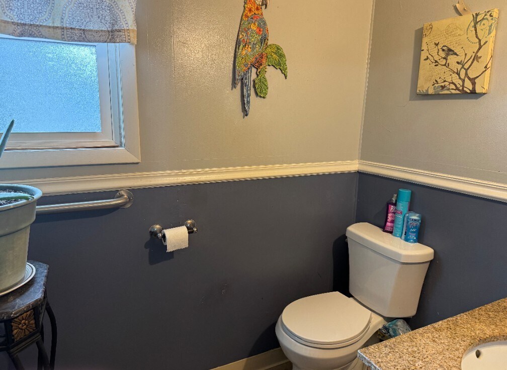 Building Photo - 722 S 2nd St