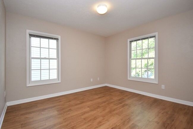 Building Photo - 2BR/2BA Upstairs Condo in Haile Village Ce...
