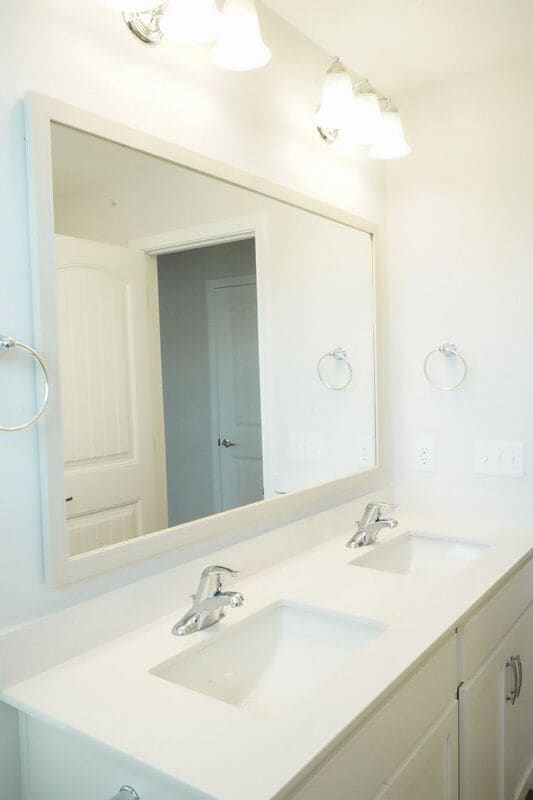 Building Photo - 142 Brookline Dr