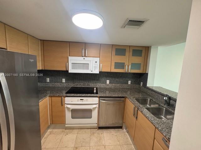 Building Photo - 2101 Brickell Ave