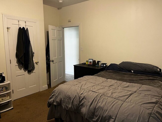 Building Photo - 2128 E Carson St