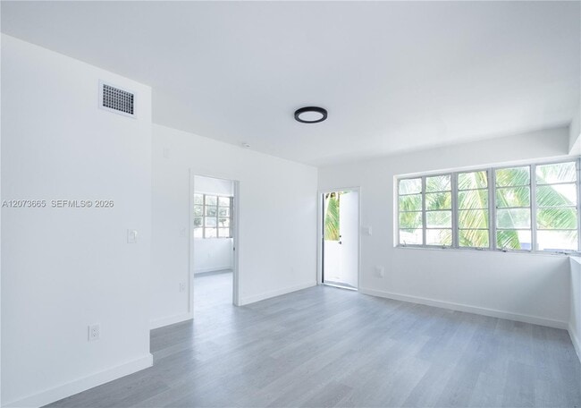 Building Photo - 423 NE 71st St