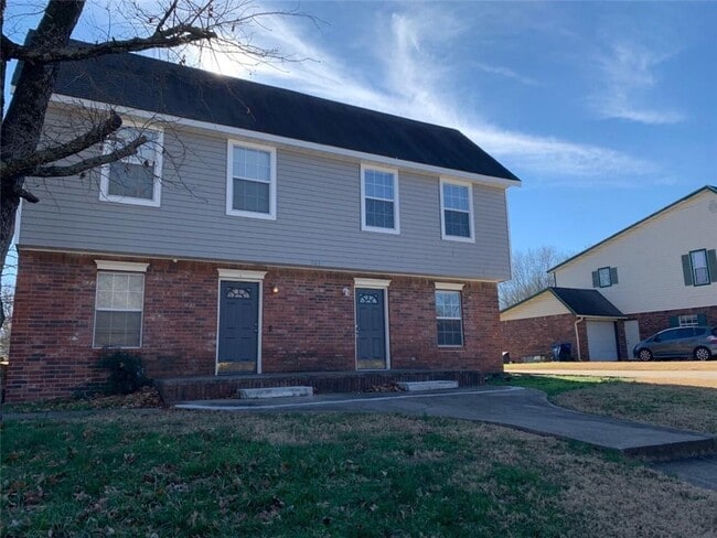 Building Photo - 503 Camellia Dr