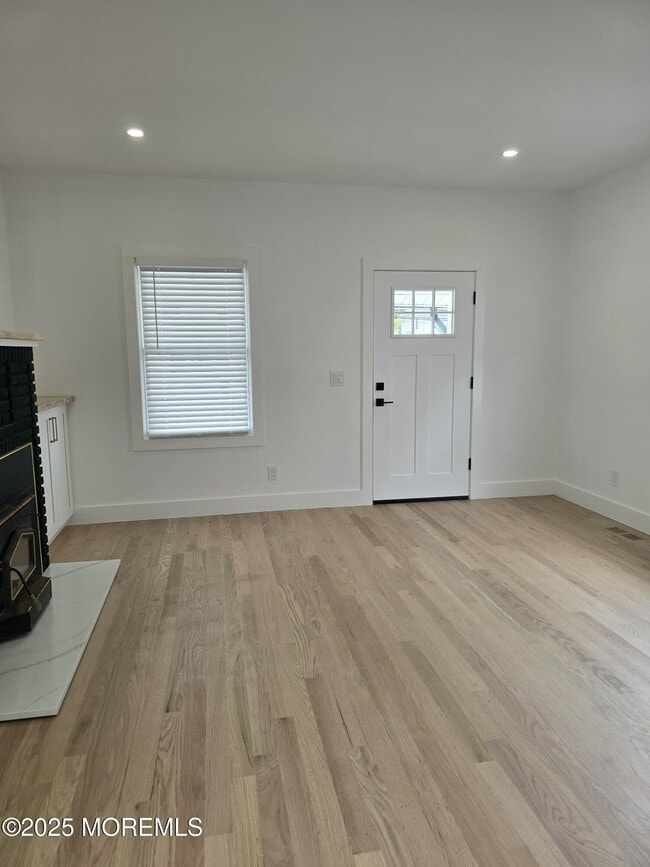 Building Photo - 412 Ridge Ave