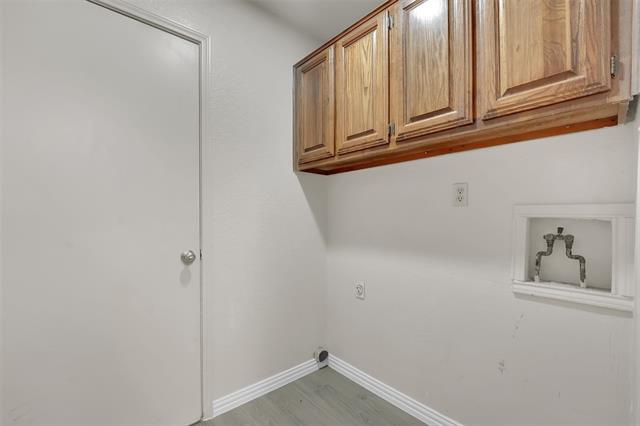 Building Photo - 411 S Las Vegas Trail