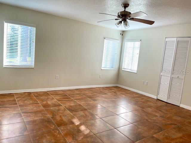 Building Photo - 2671 Sabal Springs Cir