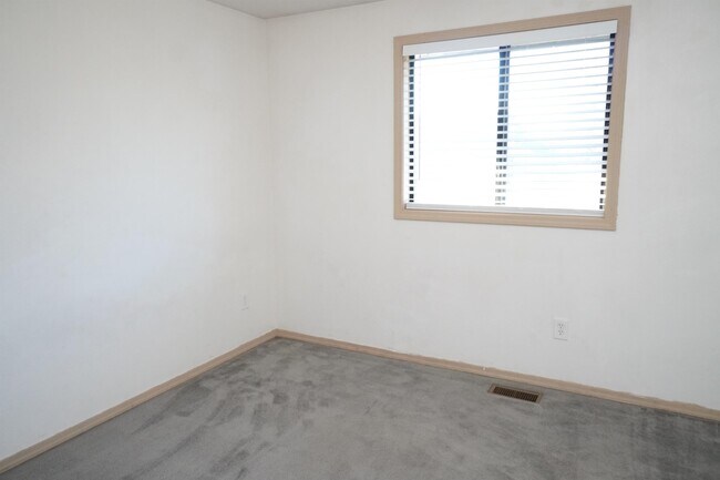 Building Photo - 11965 W Gunsmoke Dr