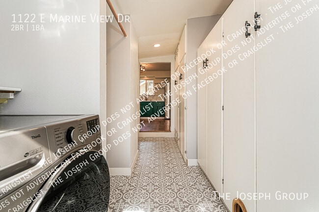 Building Photo - 1122 E Marine View Dr