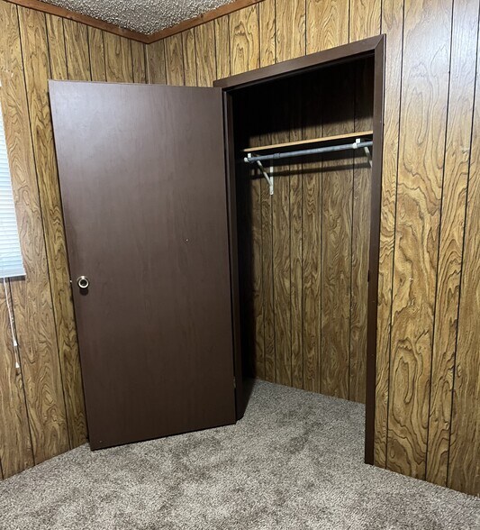 Primary Photo - Heth Apartments