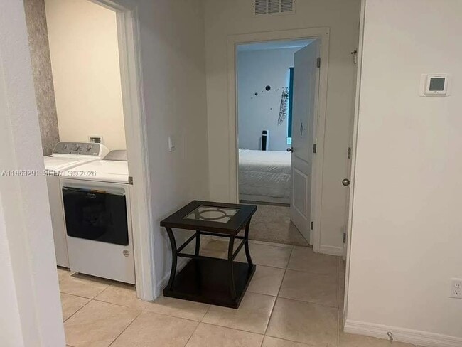 Building Photo - 1747 Buckeye Rd