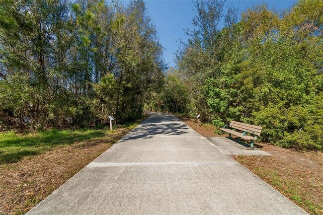 Building Photo - 10687 Lake Montauk Dr
