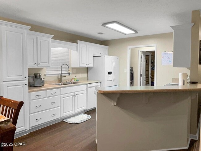 Building Photo - 6416 Wildwood Ct