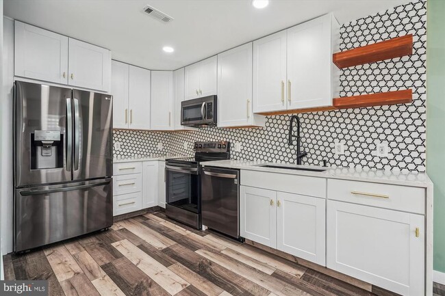 Building Photo - 6010 Sunset Ridge Ct
