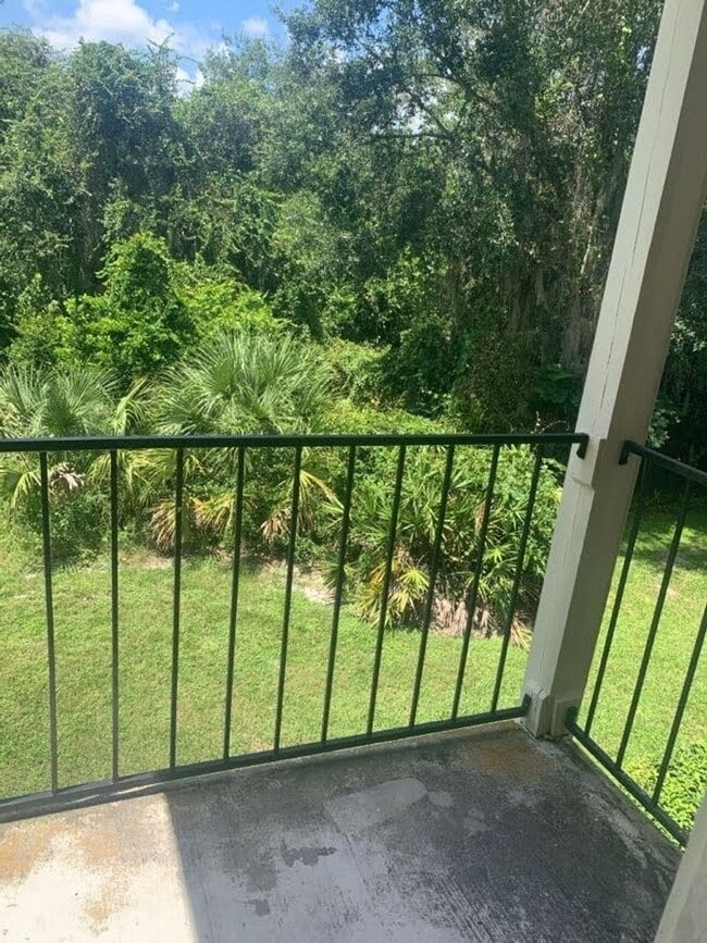 Building Photo - 2550 N Alafaya Trail