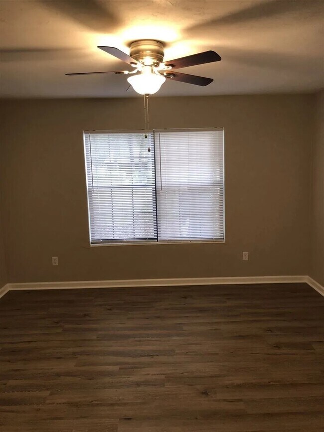 Building Photo - 6511 Bombadil Dr