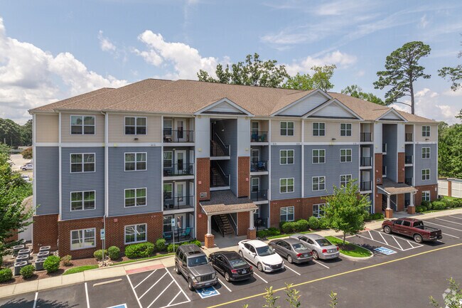 Building Photo - Forrest Landing II