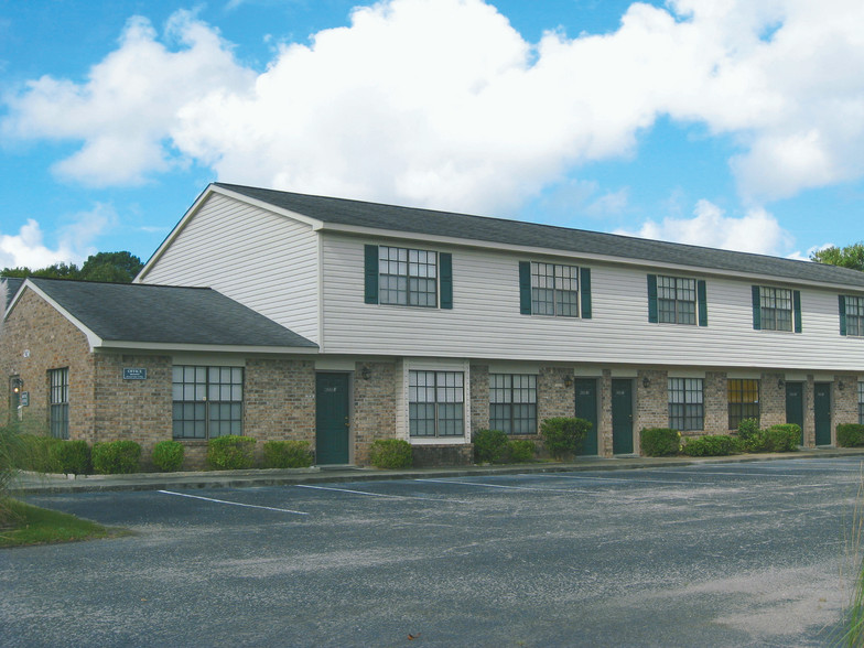 Building Photo - Oakridge Townhouses