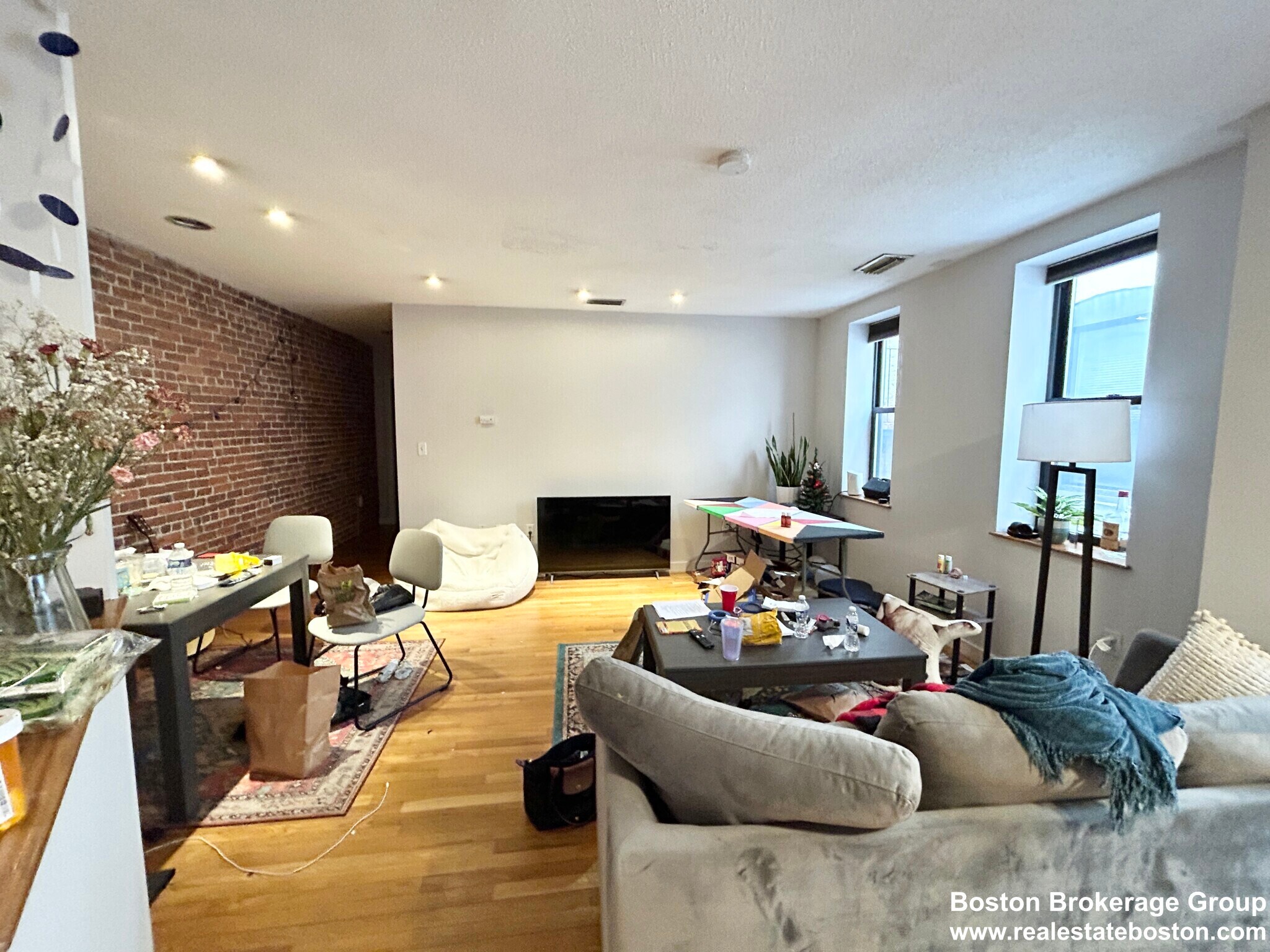 Building Photo - 73 Gainsborough St