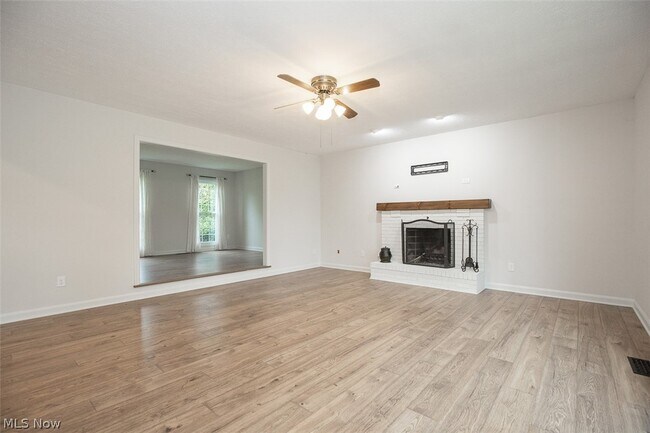 Building Photo - 7528 Lakedge Ct