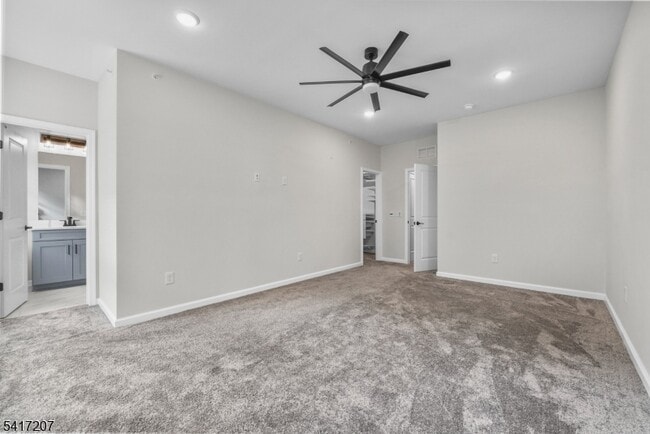 Building Photo - 8 Jessica Ln