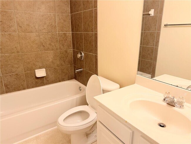 Building Photo - 2380 Fairlie Dr