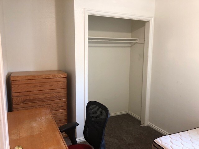 Building Photo - 34 E 700 N