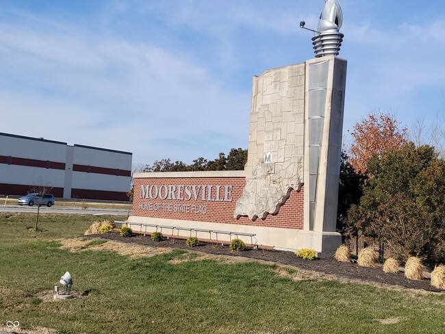 Building Photo - 148 E Center Dr