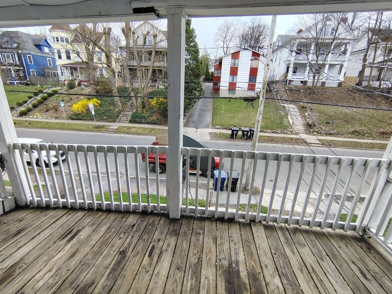 Building Photo - 1110 Bellevue Ave