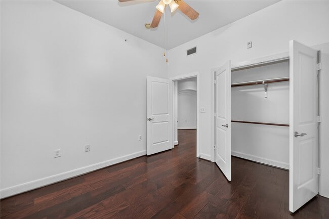 Building Photo - 1010 Rosine St
