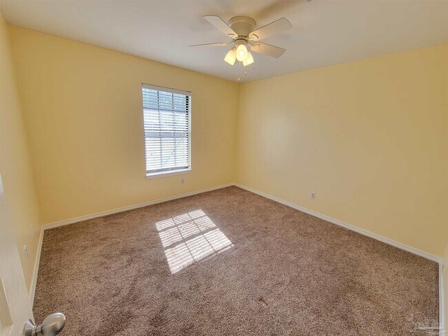 Building Photo - 1306 Pine Hill Cir