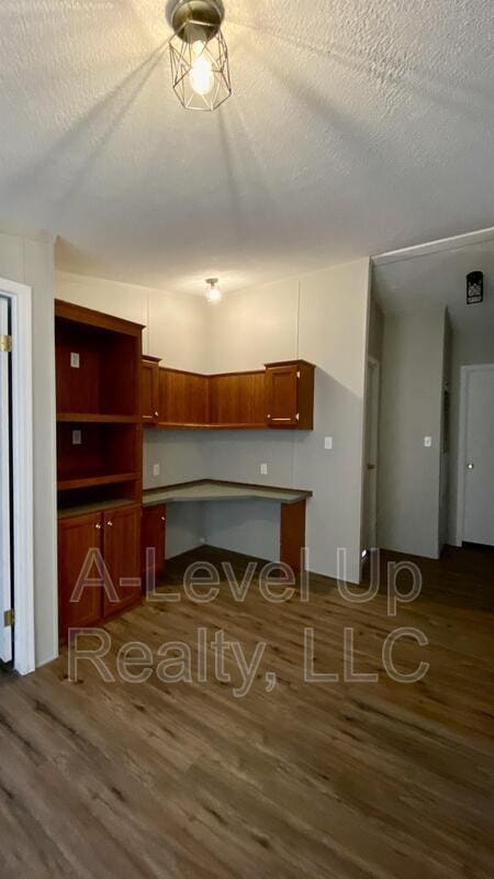 Building Photo - 315 W Lee St