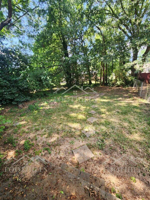 Building Photo - 418 W Fredericks St