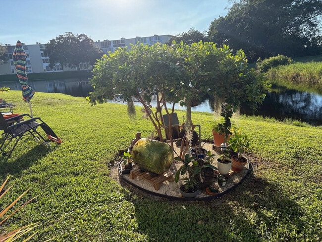 Building Photo - 61 Ashby B