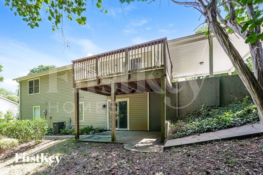 Building Photo - 1000 Alabnon Rd