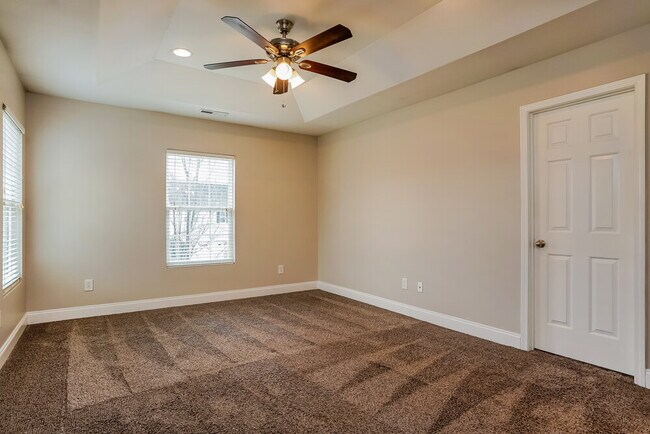 Building Photo - 130 Norwich Dr