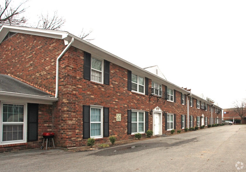 The Lisa Apartments - Affordable 1 bed/1 bath apartments off of ...