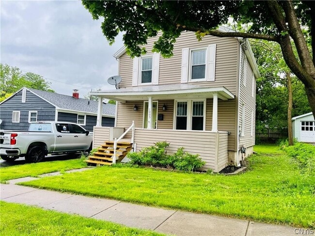 Primary Photo - 1005 Gotham St