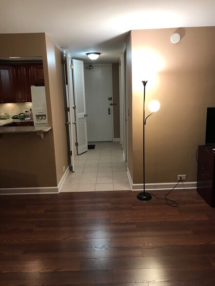 Foyer - 4800 S Chicago Beach Dr