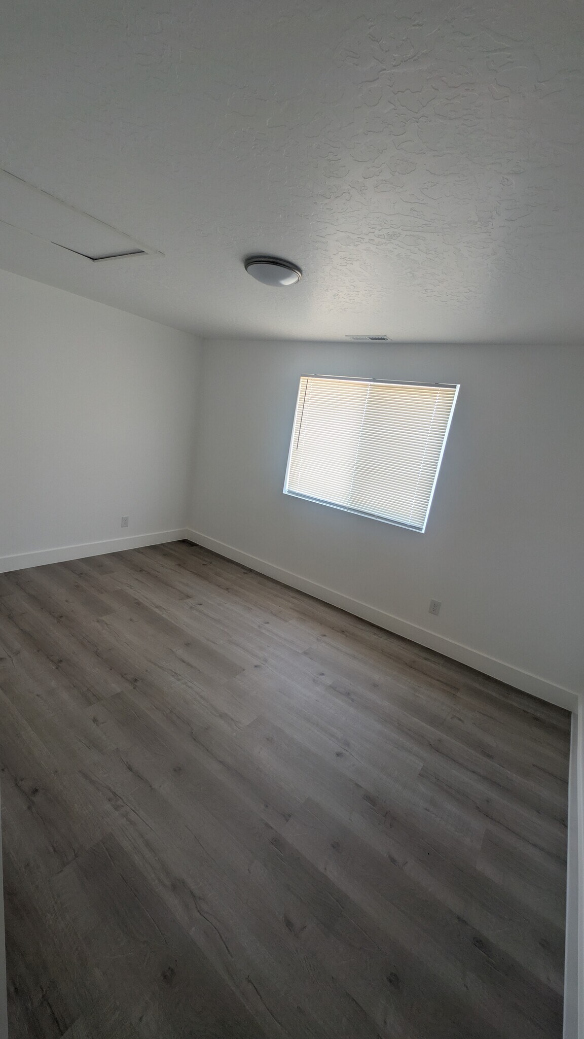 Building Photo - 163 W 1015 N