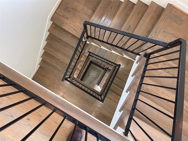 Building Photo - 5306 Eigel St