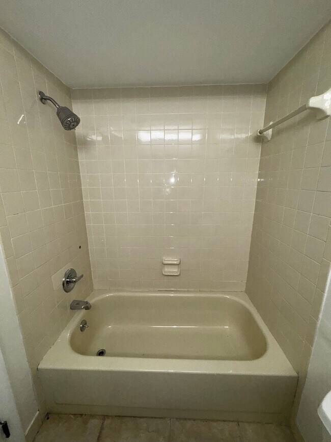 Building Photo - Charming 2-Bedroom Home in Peaceful Dunnellon Neighborhood