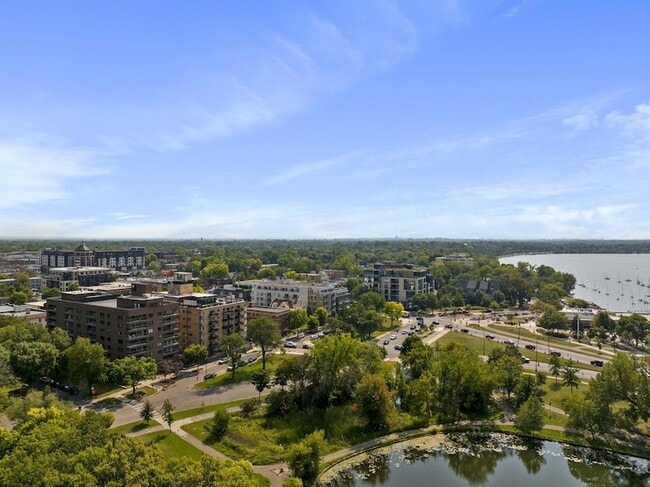 Building Photo - 2885 Knox Ave S