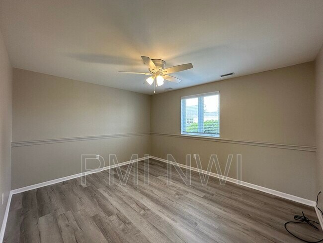 Building Photo - 219 Sandalwood Dr