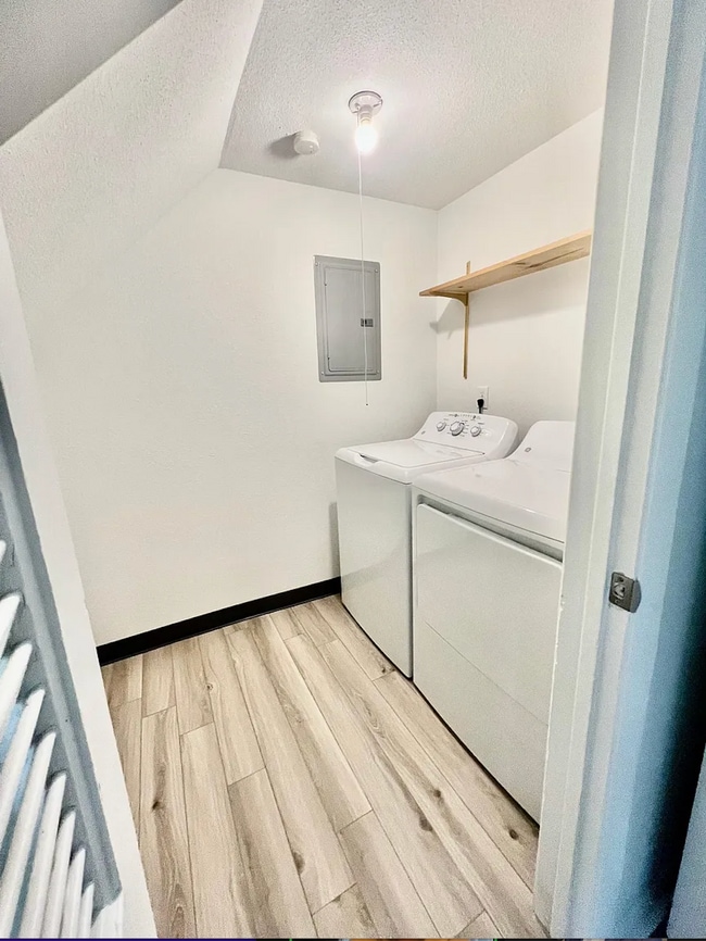 Building Photo - 602 S Perry St