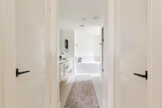 Building Photo - 4 Bedroom 2.5 Bath 2 Car Garage in Quail C...