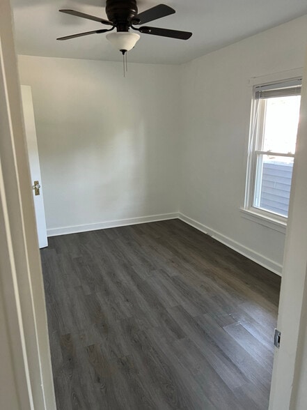 Building Photo - 1300 Stewart St