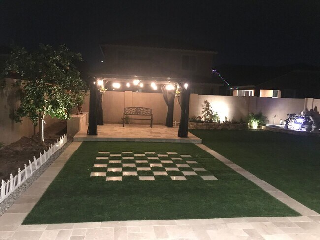 Building Photo - Luxury 5BR Home w/ Solar, Outdoor Kitchen, Backyard Oasis & Media Loft – Phoenix