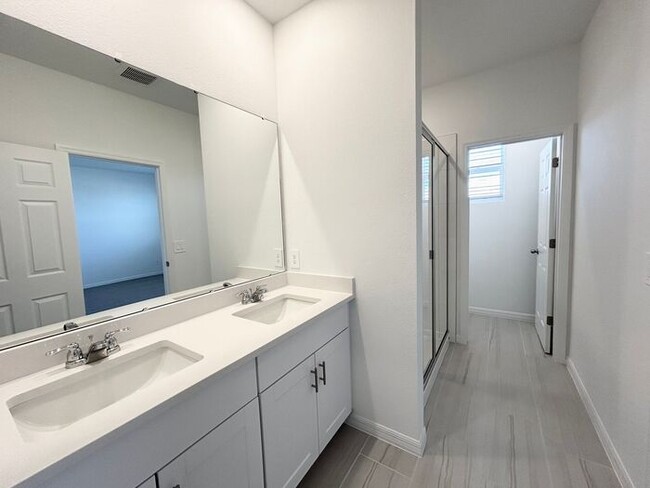 Building Photo - Brand New 3/2.5 Modern Home with a Loft an...