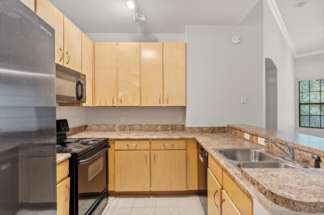Building Photo - Gated Bartram Park Condo