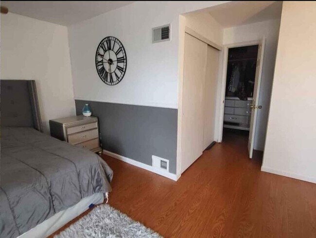 Building Photo - 2451 S Xanadu Way